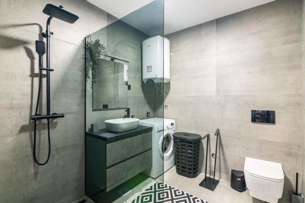 Apartman Laura 里耶卡 外观 照片